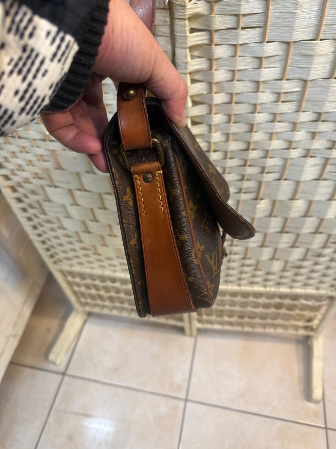 정품 루이비통 카트시에르 크로스백 팝니다 상품이미지5