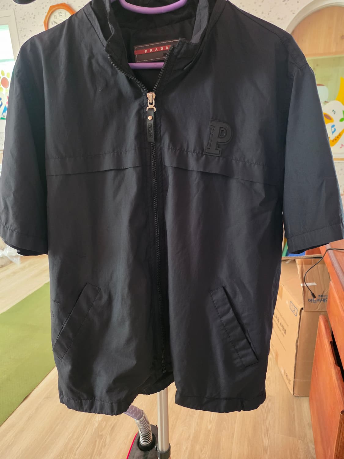 프라다 빈티지 반팔 바람막이 (모자x) 상품이미지1
