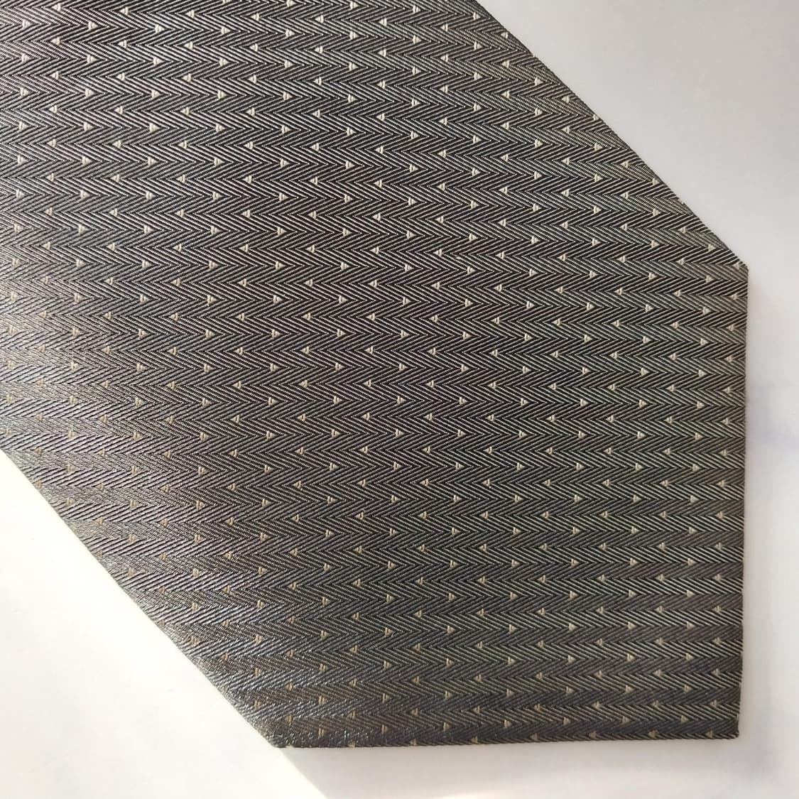 입생로랑 실크 브라운 헤링본 넥타이 9.4cm A+등급 K1778
 상품이미지8