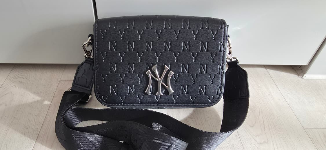 MLB 모노그램 크로스백 상품이미지1