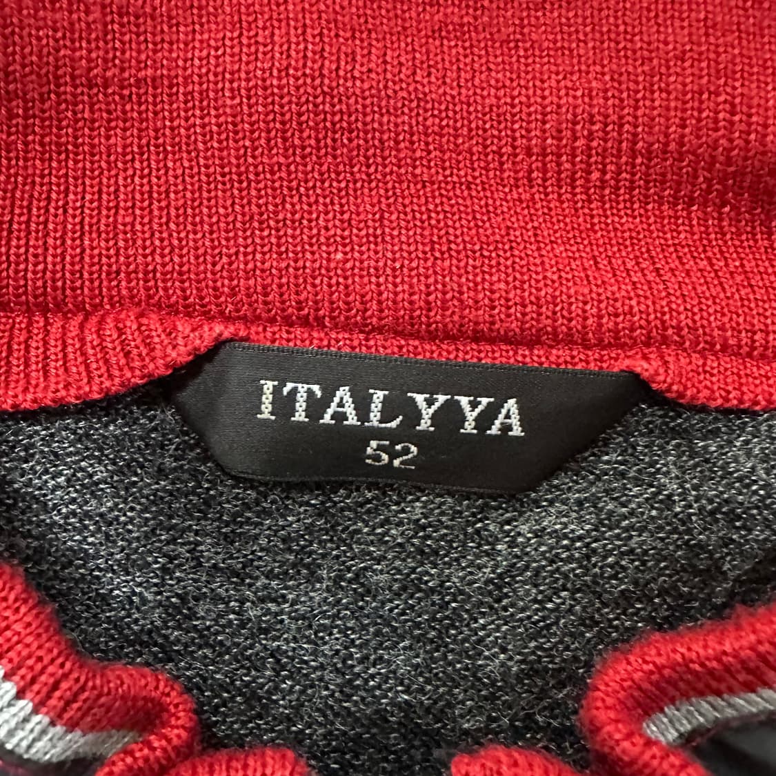 ✨ (바배) ITALYYA 반집업 니트 맨투맨 상품이미지3