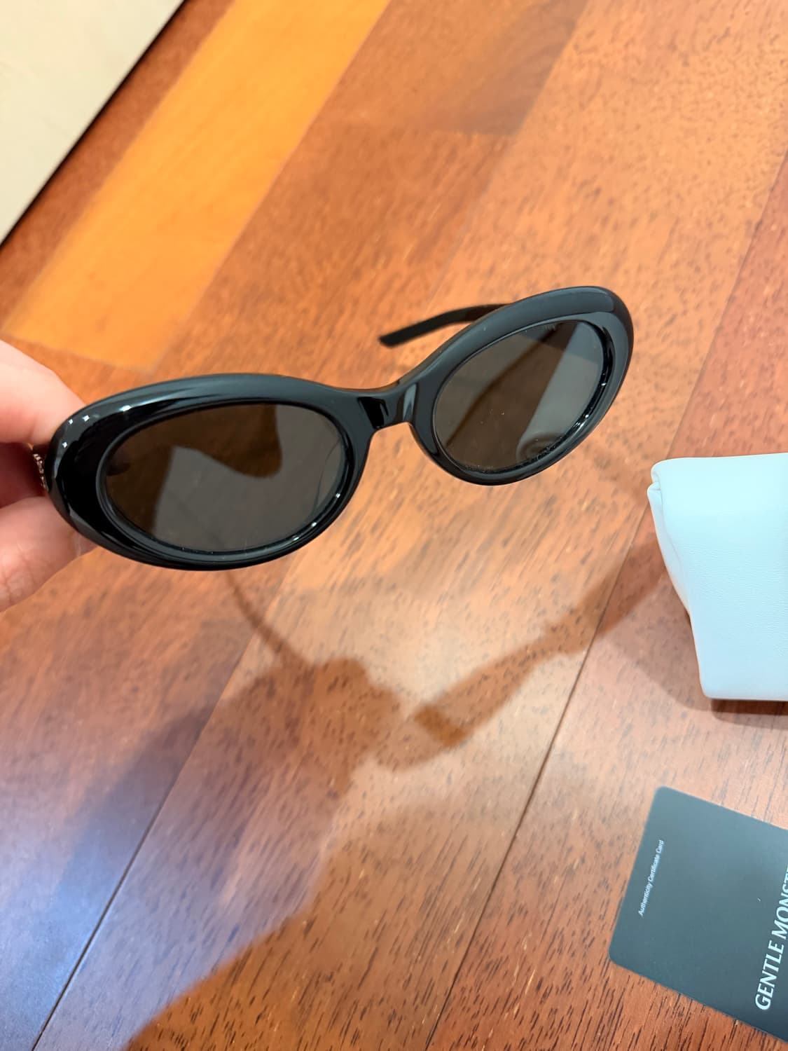 젠틀몬스터 AVON-01 블랙 선글라스 상품이미지3