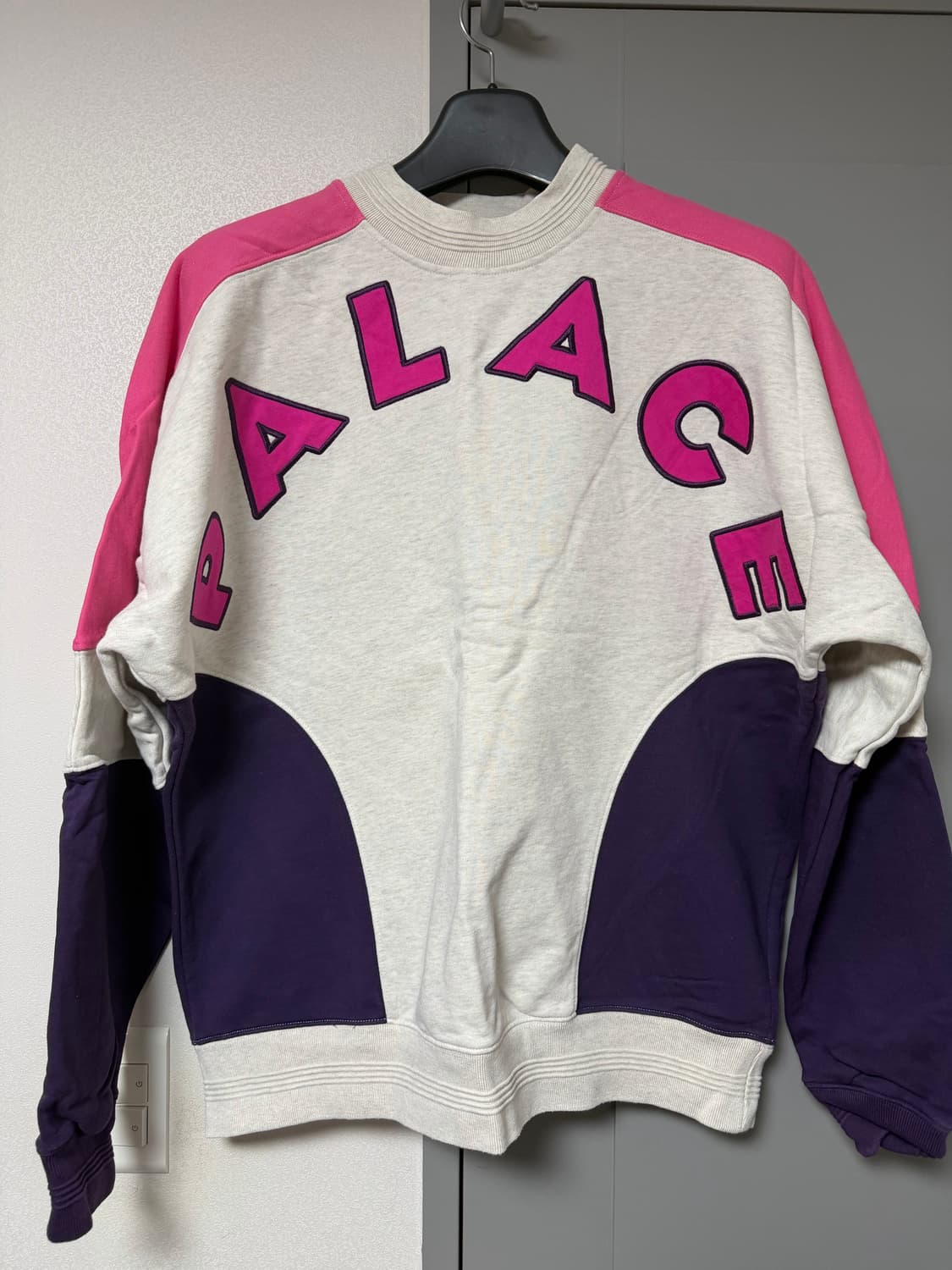 팔라스 스웻셔츠 상품이미지1