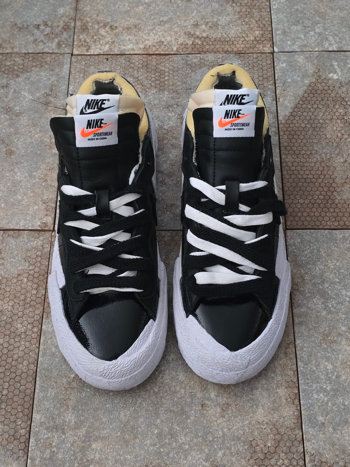 (235)나이키 사카이 블레이저 로우 블랙 페이턴트 상품이미지2