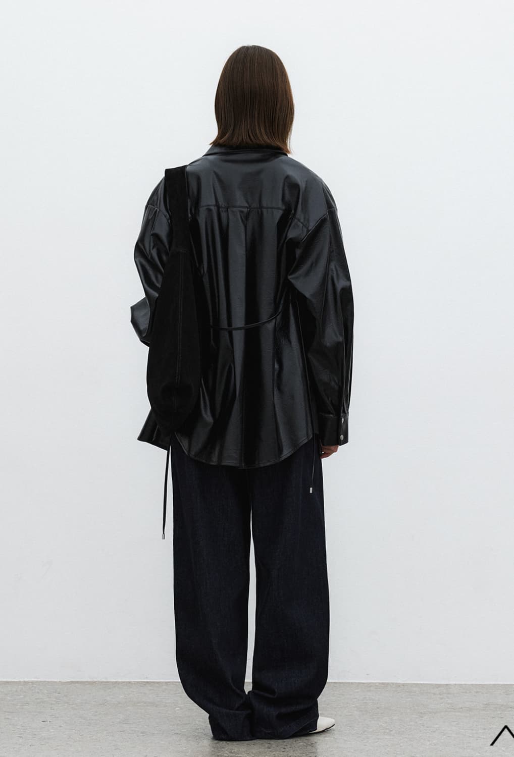 아틀리에나인 레더 셔츠 LEATHER BELTED SNAP BUTTON 상품이미지3
