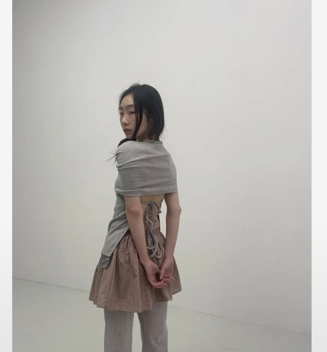 콜로신스 백타이 오프숄더 Back Tie Off Shoulder Top 상품이미지3