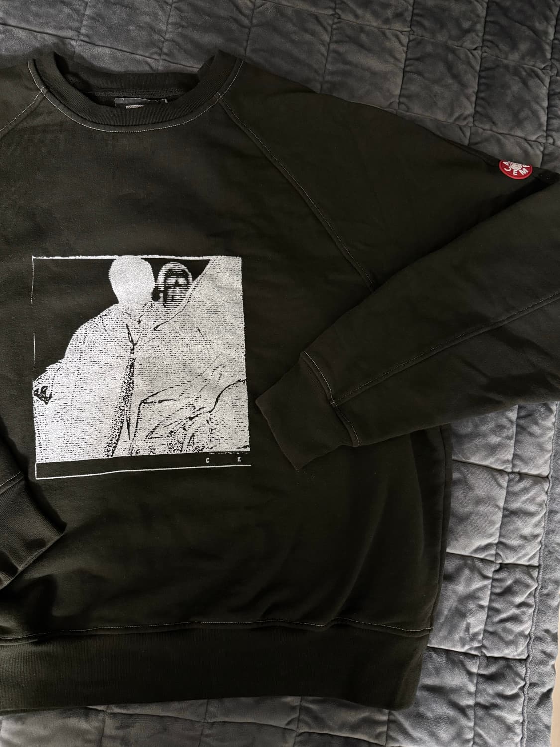 카브엠트 24SS 맨투맨 L 판매합니다 상품이미지3