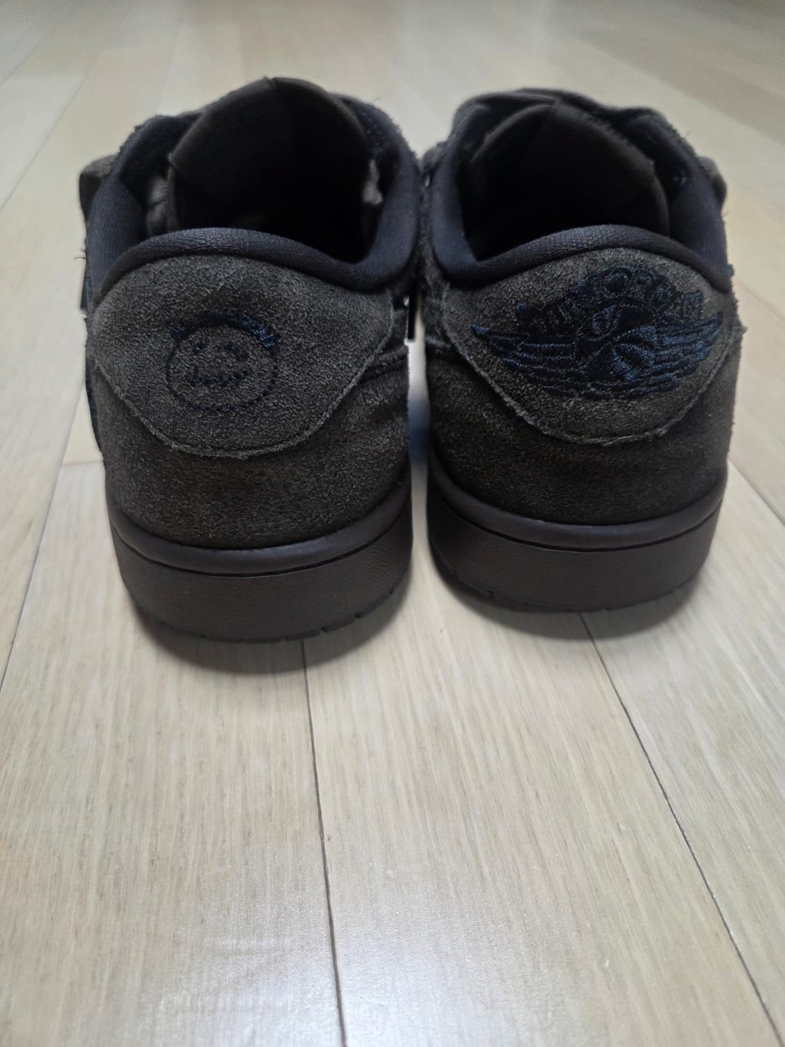 [275] 나이키 조던 1 트래비스 스캇 벨벳 브라운 상품이미지4