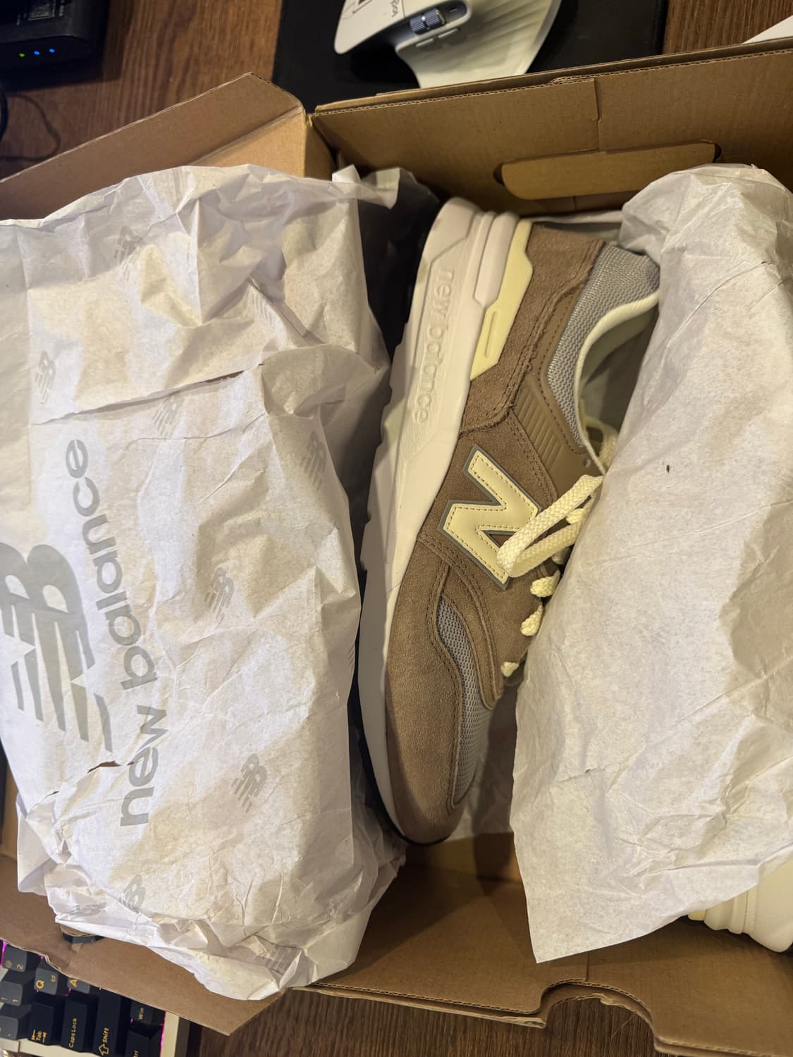 뉴발란스 997h 브라운 270사이즈 새상품 팝니다. 상품이미지3