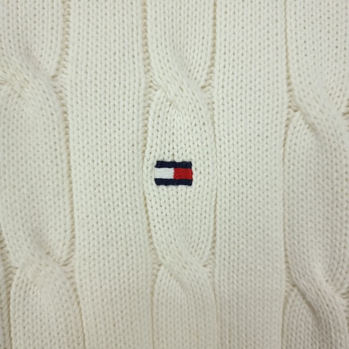 [타미힐피거] 로고 자수 케이블 꽈배기 니트 아이보리 M18899 상품이미지6
