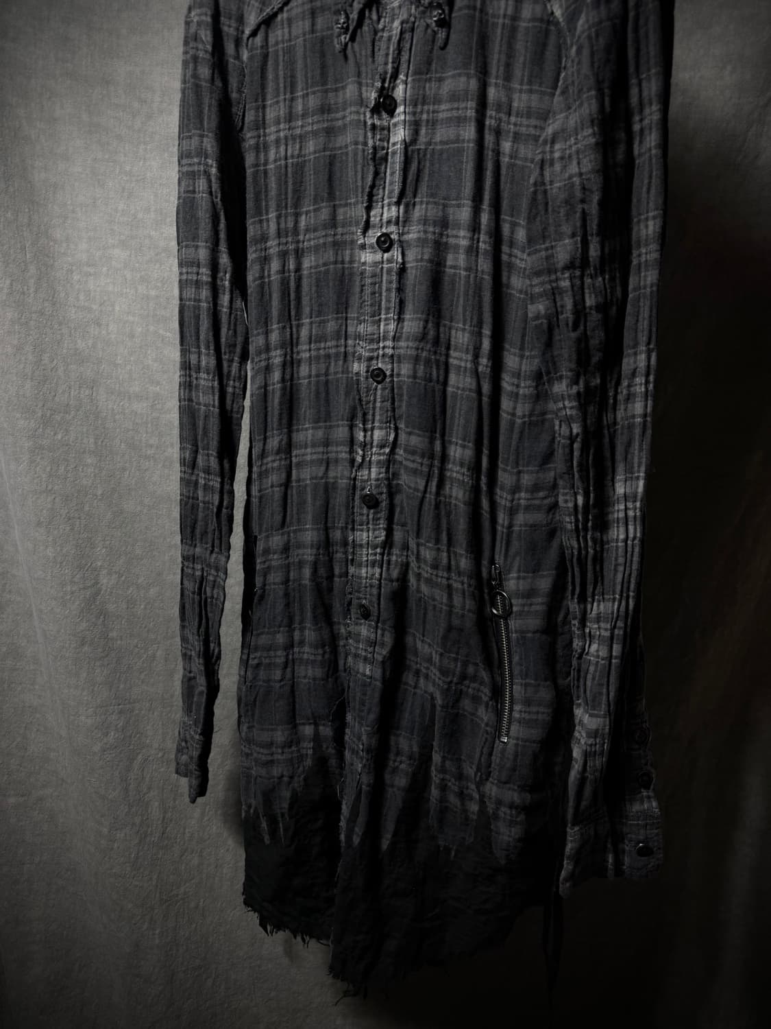 KMRii Distressed Plaid Long Shirt  상품이미지5