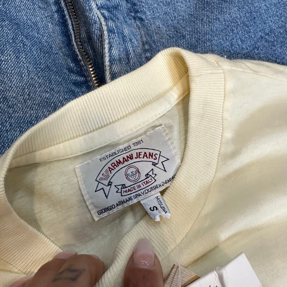 아르마니 아르마니진 크림 반팔 티셔츠M 상품이미지2