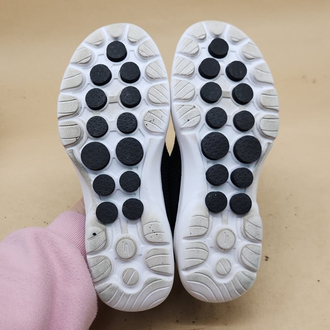 스케쳐스 고워크6 슬립온 235 상품이미지3