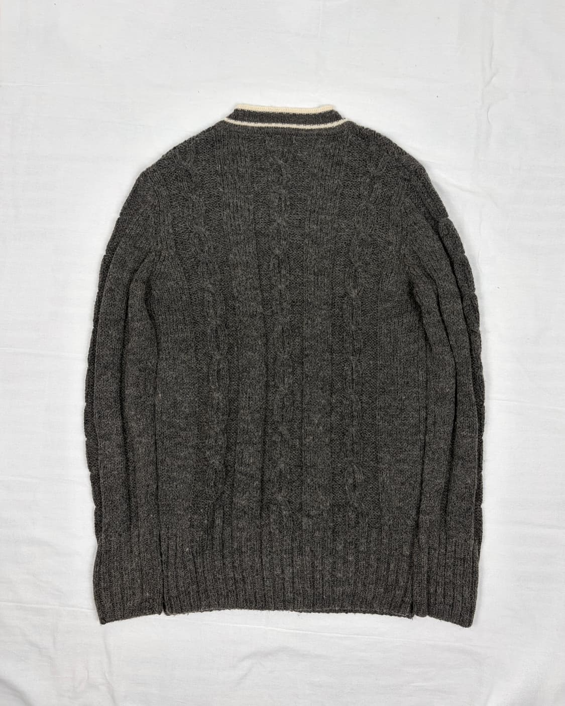 Soft Cable V-Neck Knit Top 상품이미지5