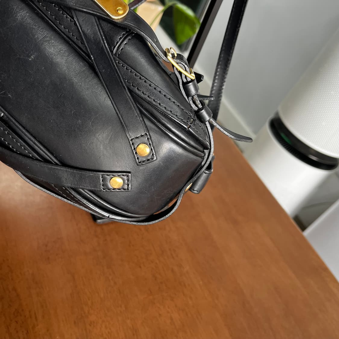 버버리 레더 크로스백 상품이미지6