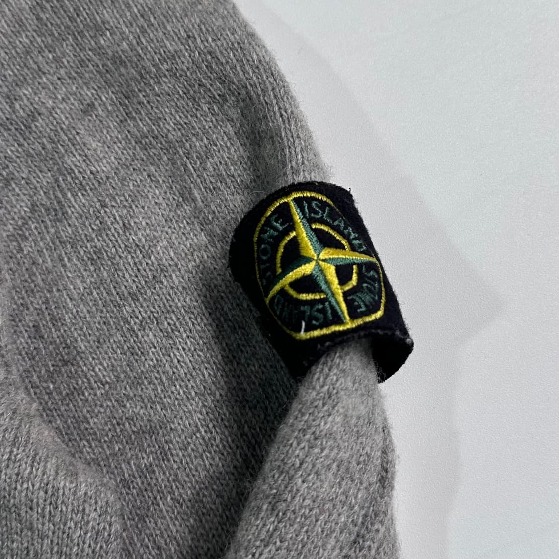 스톤아일랜드 그레이 울 버튼 반집업 상품이미지4