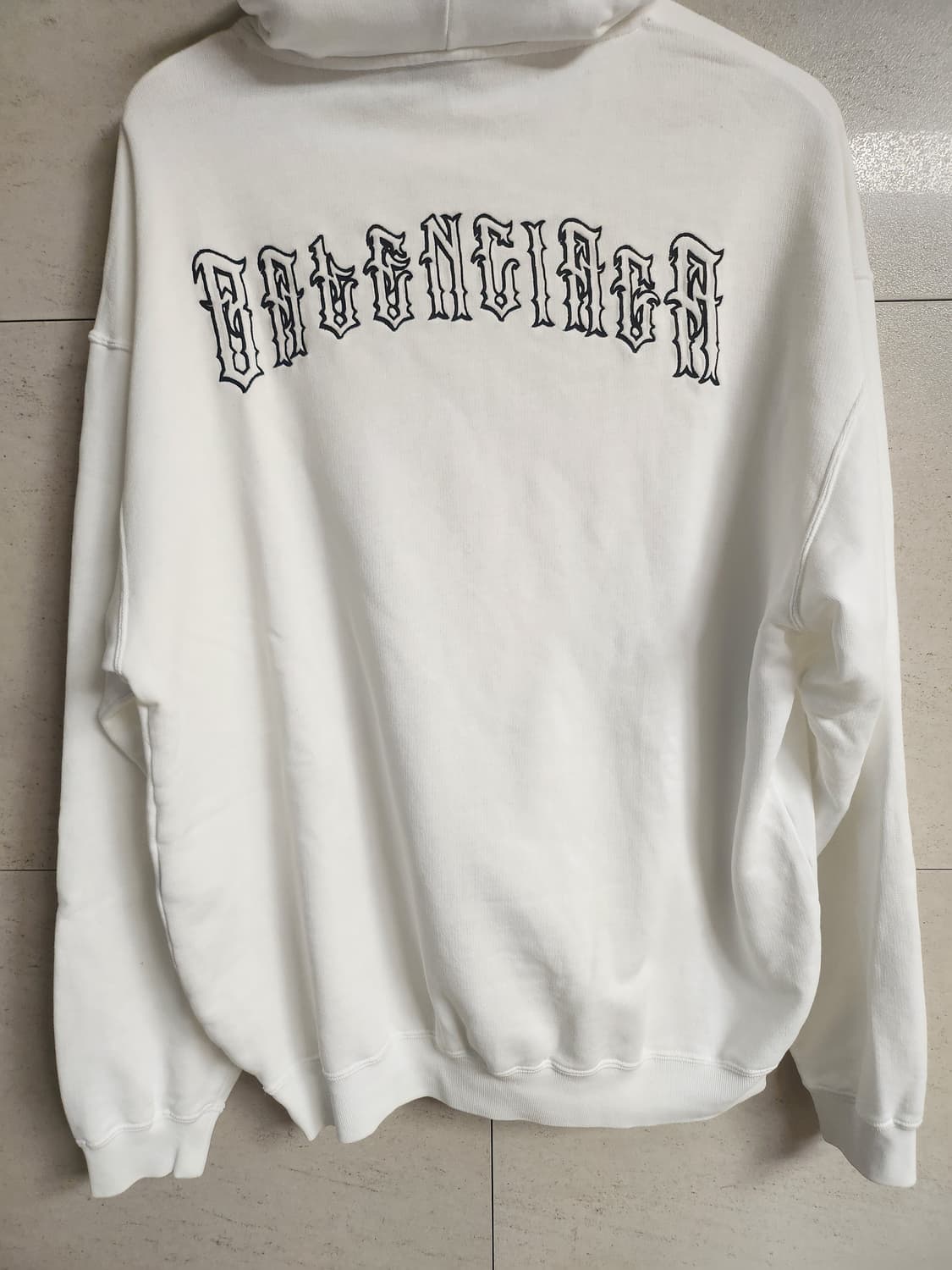 발렌시아가 고딕 타투 로고 후드티 상품이미지1