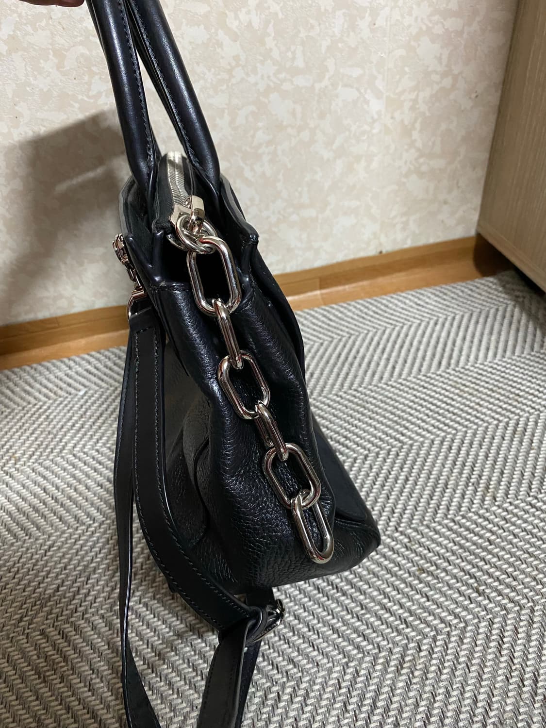 알렉산더 왕 블랙 아티카 가죽 스웨이드 사첼백 토트백 상품이미지3