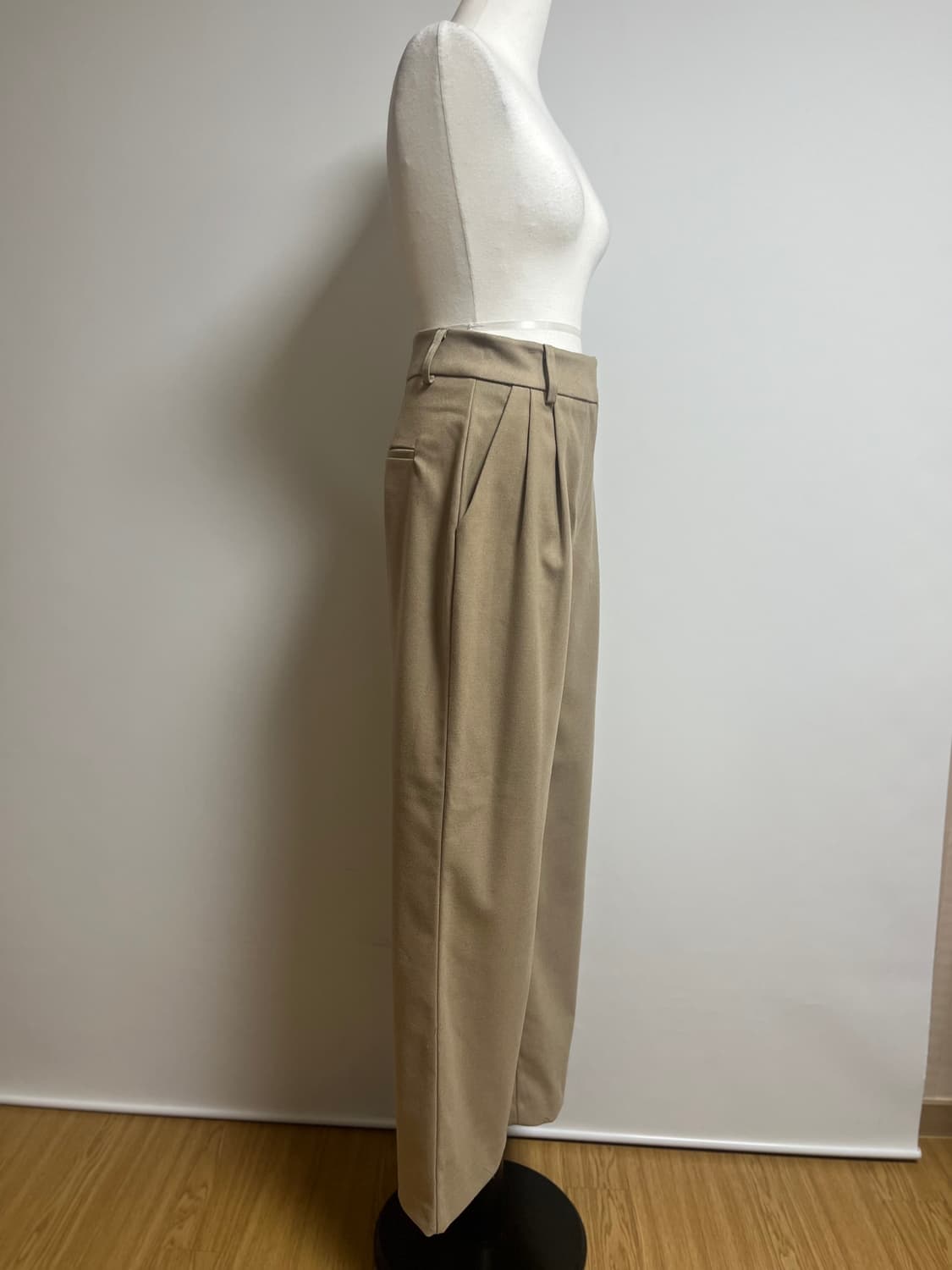 [새상품] 르베이스먼트 핀턱 슬랙스 상품이미지8