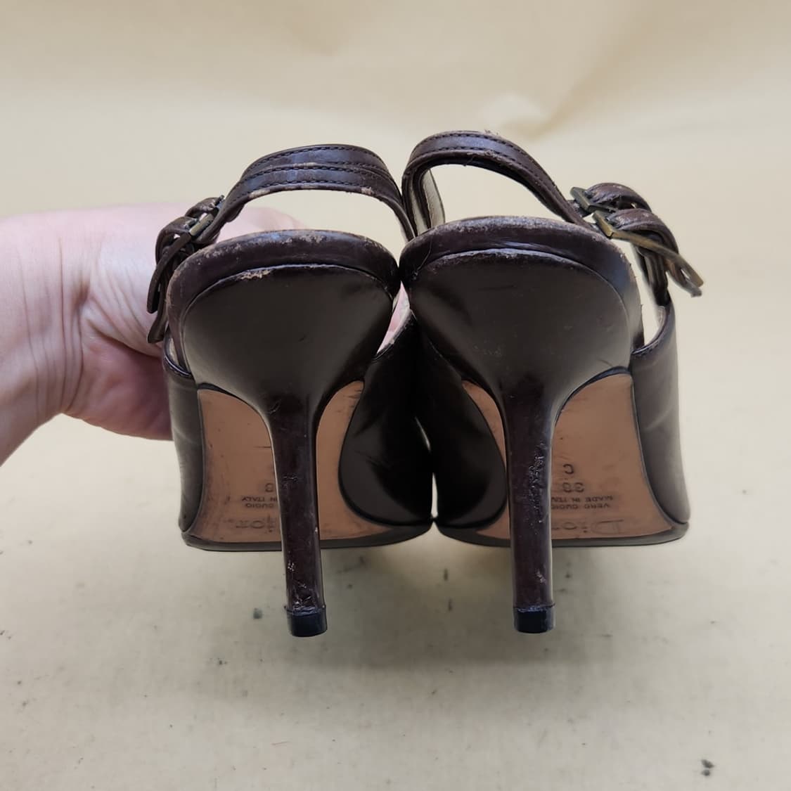 디올 가죽 여성 슬링백 38 245 굽8 상품이미지4