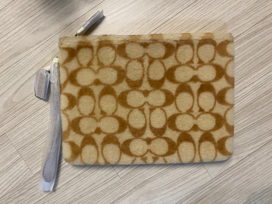 코치 시그니처 시어링 파우치 새상품 상품이미지1