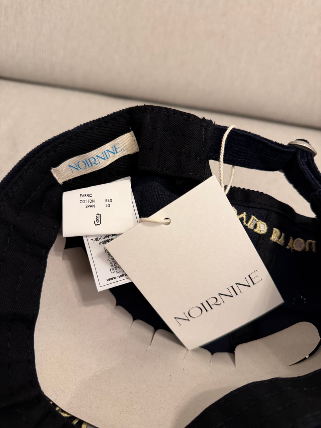 [새제품] 누아르나인 코듀로이 볼캡 네이비 - 정가 42,000원 상품이미지3