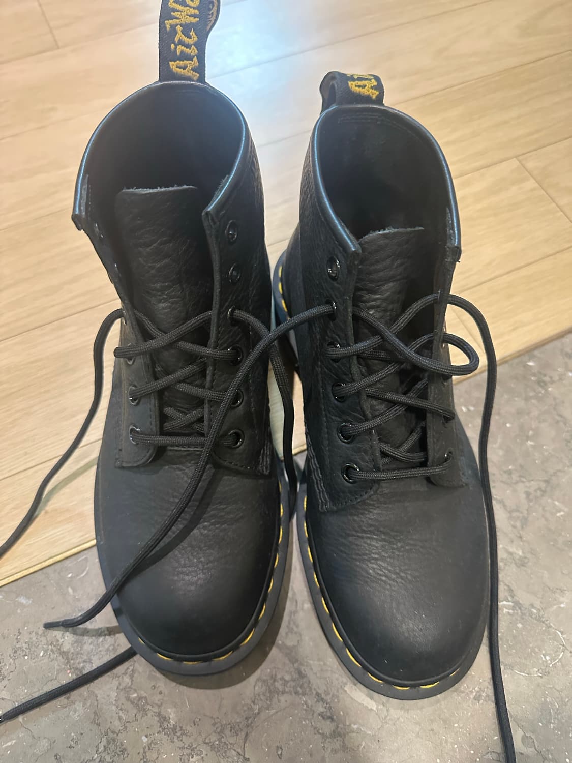 닥터마틴 상품이미지1