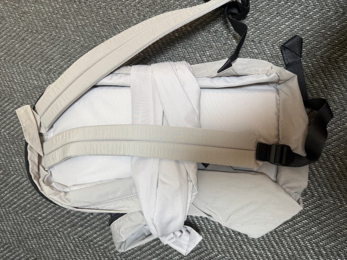 이우가마카라스 백팩 그레이 상품이미지3