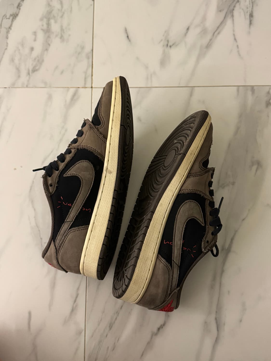 나이키 트래비스 스캇 에어 조던 1 로우 OG 모카 275cm 상품이미지6