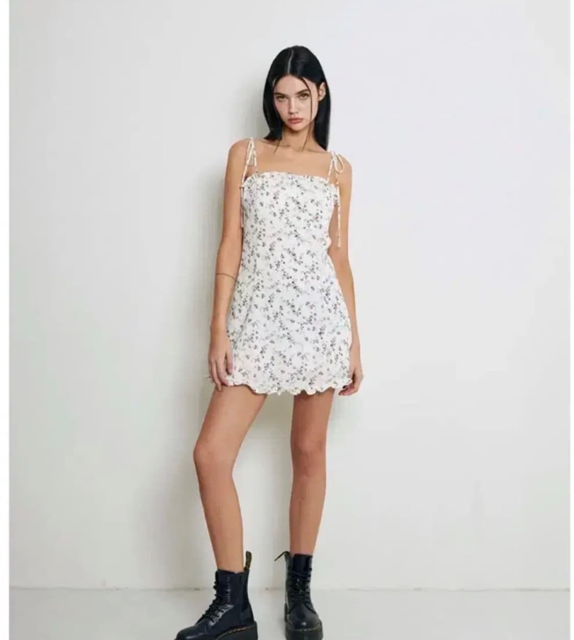 낫유어로즈 프릴 미니 원피스 상품이미지1