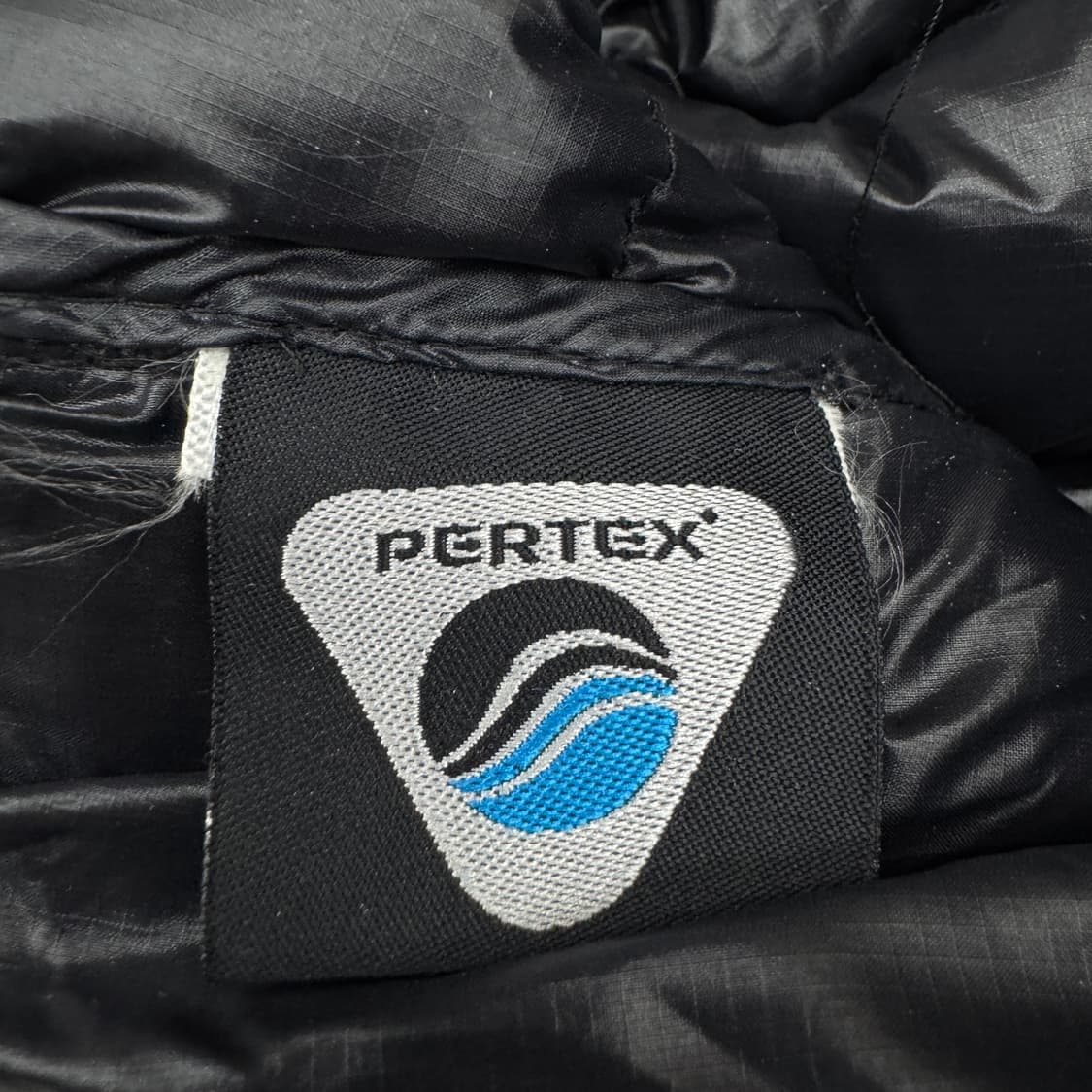 컬럼비아 고프코어 애벌레 퍼텍스 경량패딩 블랙 상품이미지9