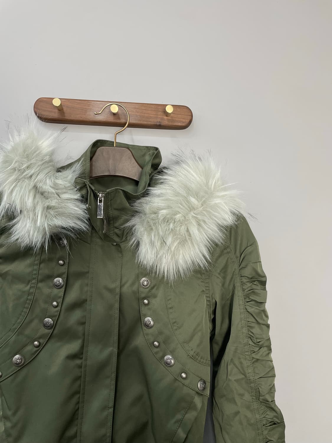 더블펀치 하이넥 퍼 후드 셔링 숏 점퍼 H1799 상품이미지3