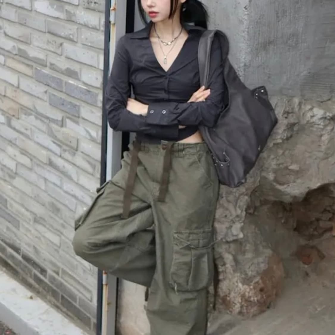 플리즈노팔로우 브이넥 셔츠 블랙 상품이미지1