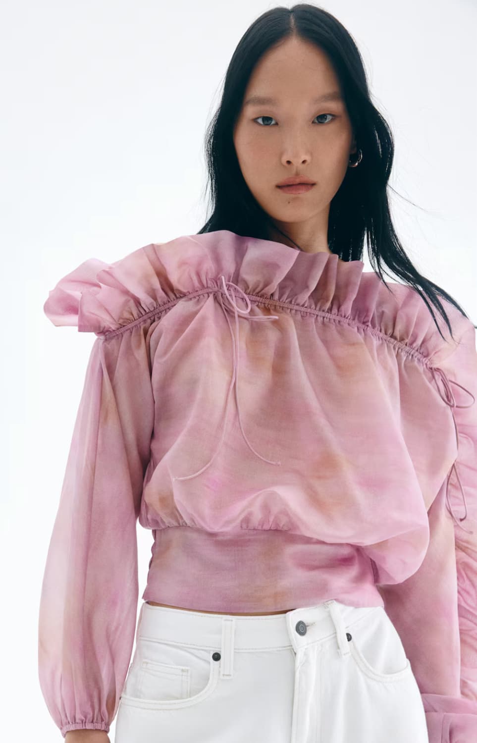 에이치엔엠 프릴 오프숄더 블라우스 상품이미지1