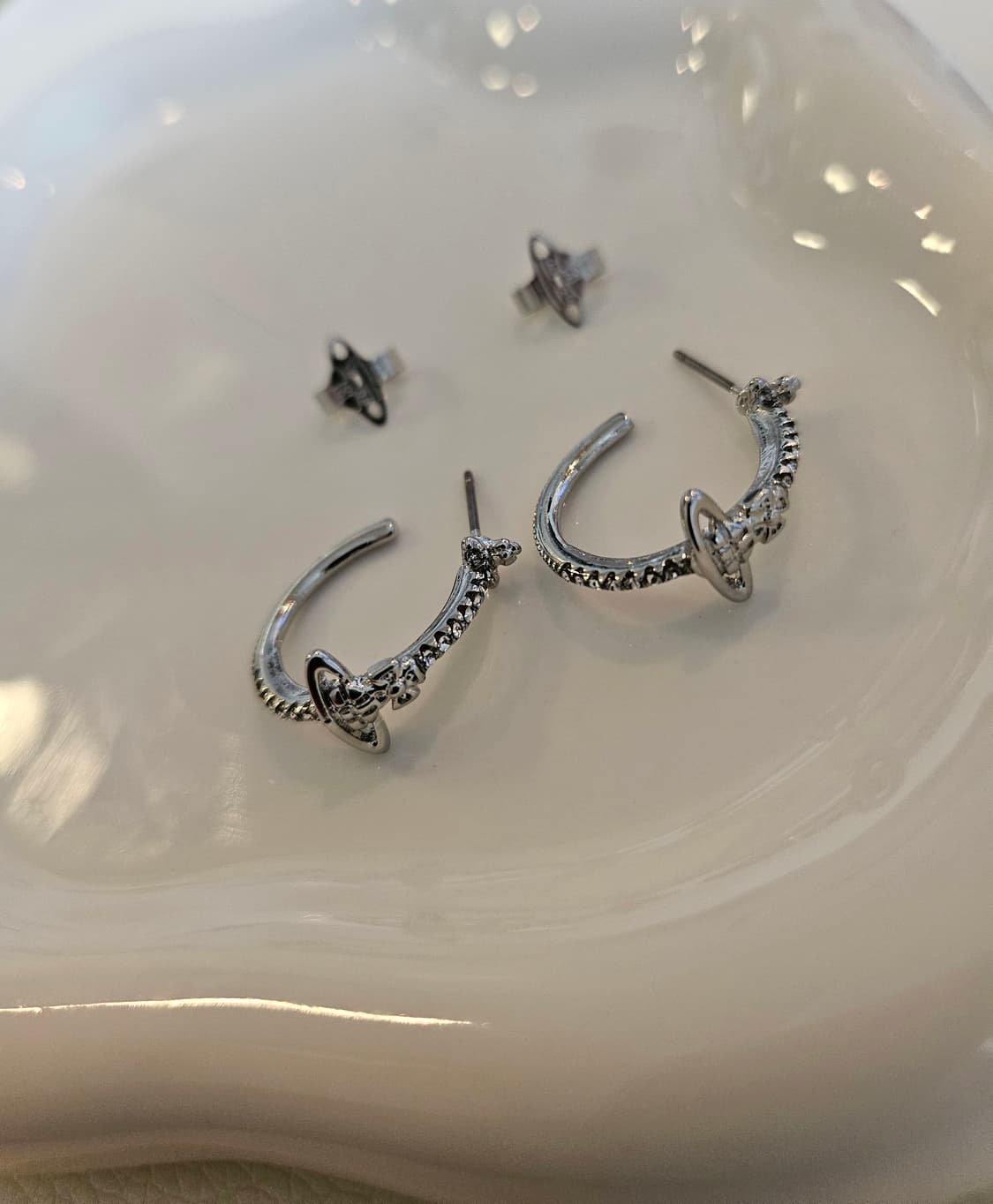 비비안웨스트우드 업사이클링 후프링 은장 귀걸이 상품이미지3