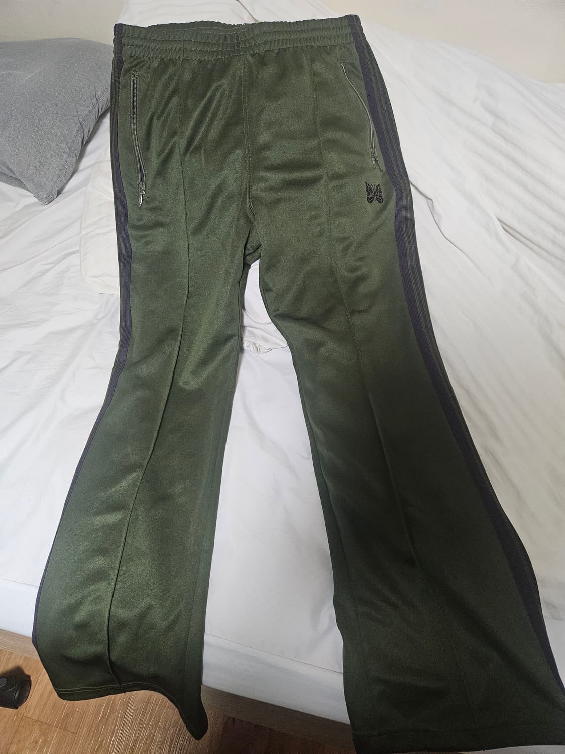 [M] 니들스 트랙팬츠 부츠컷 카키 상품이미지1