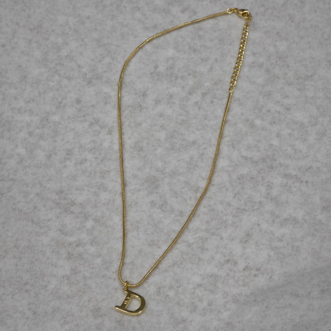 디올 금장 빅 D 로고 목걸이(남녀공용) 상품이미지3