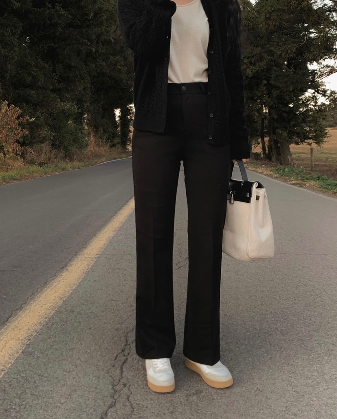 (미개봉, 새상품) 슬로우앤드 모먼트 세미 부츠컷 워머슬랙스 블랙 겨울 상품이미지1