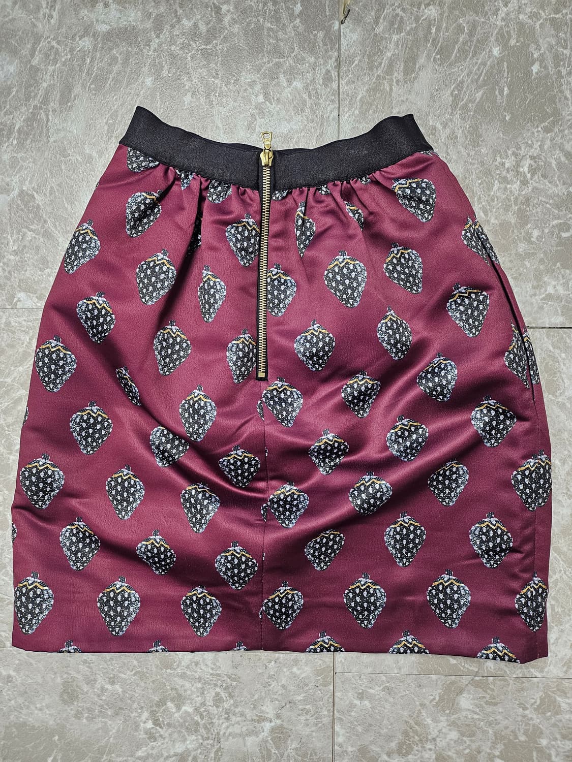 Markus Lupfer 버건디 딸기 패턴 미니 스커트 XS 상품이미지2