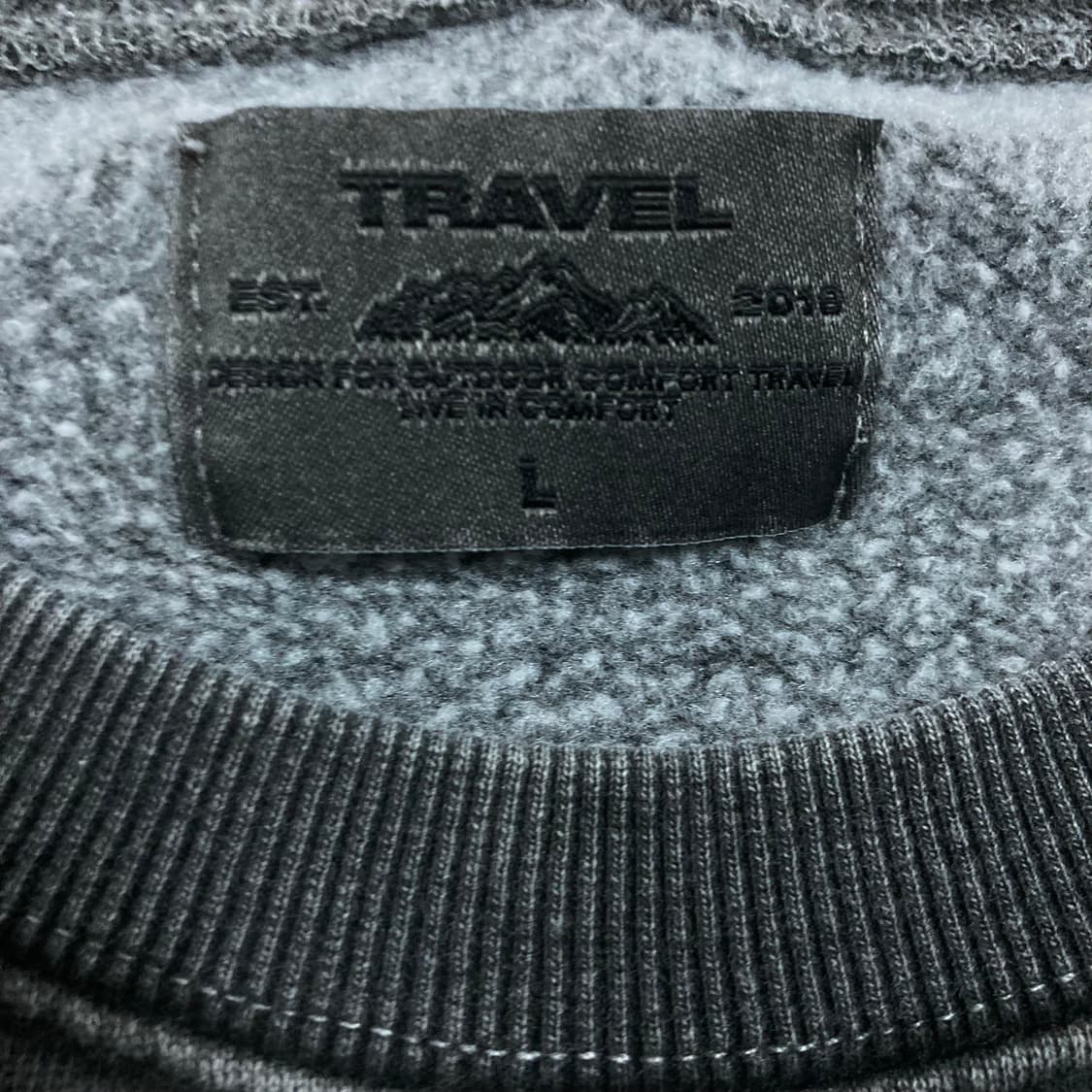 트래블 롱 비치 빅로고 차콜 피그먼트 맨투맨 상품이미지3
