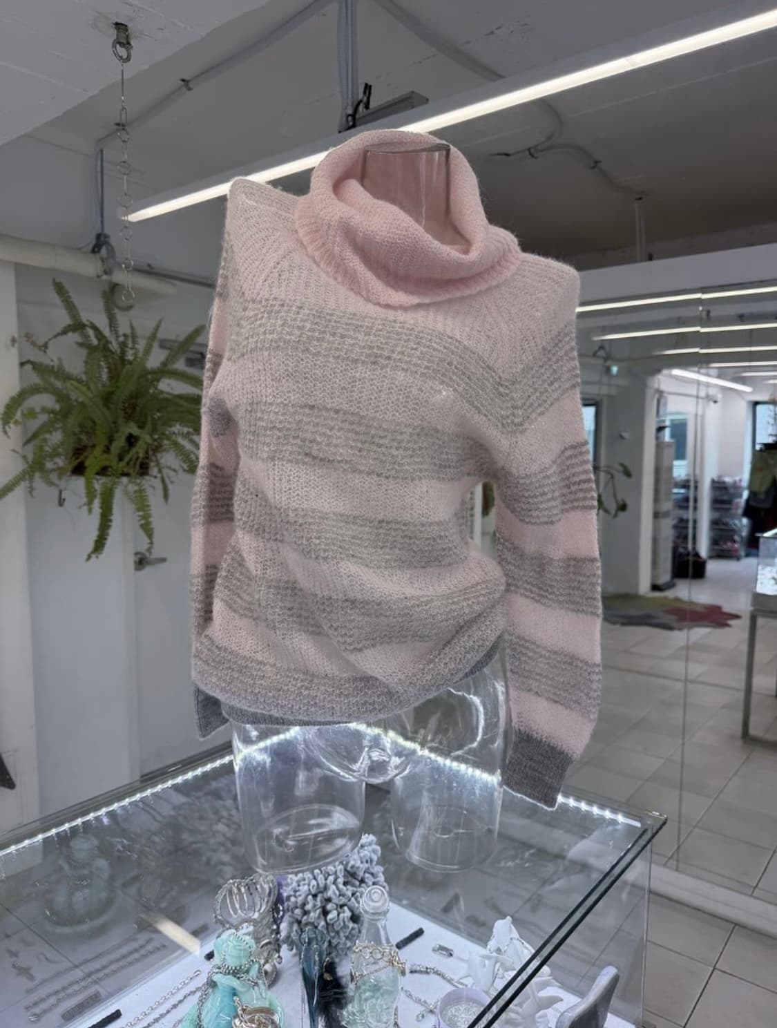 터틀넥 니트 상품이미지1