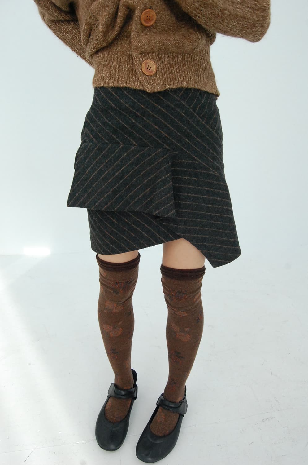 Skiired design unbalance skirt 상품이미지1
