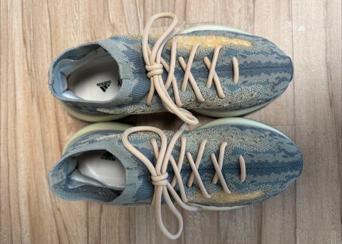 아디다스 이지부스트 상품이미지1