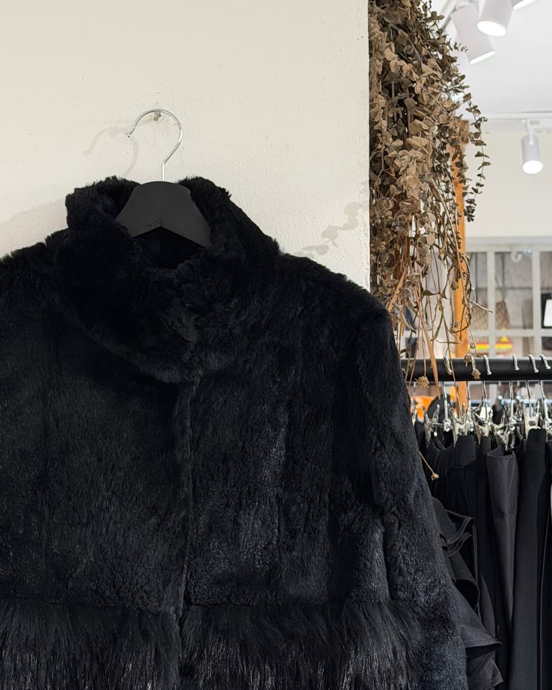 막스마라 스튜디오 블랙 래빗 라쿤 모피 자켓 상품이미지3
