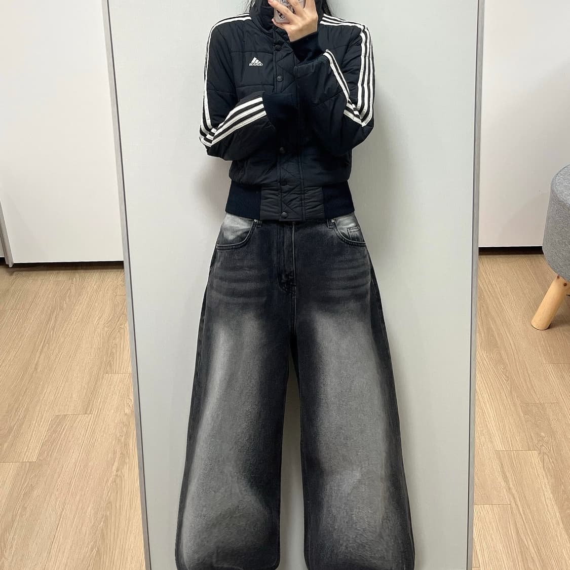 아디다스 딱붙핏 크롭 블랙 숏패딩 상품이미지2