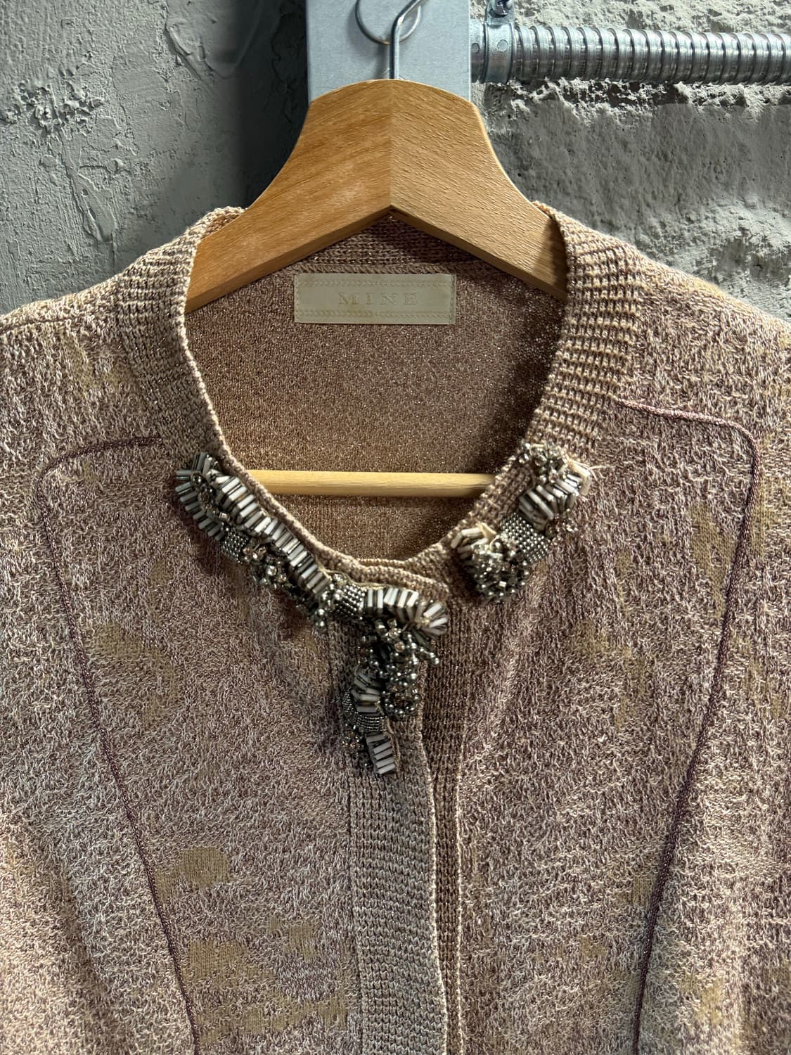 마인 MINE 비즈 넥 디테일 니트 가디건 브라운 F 상품이미지4