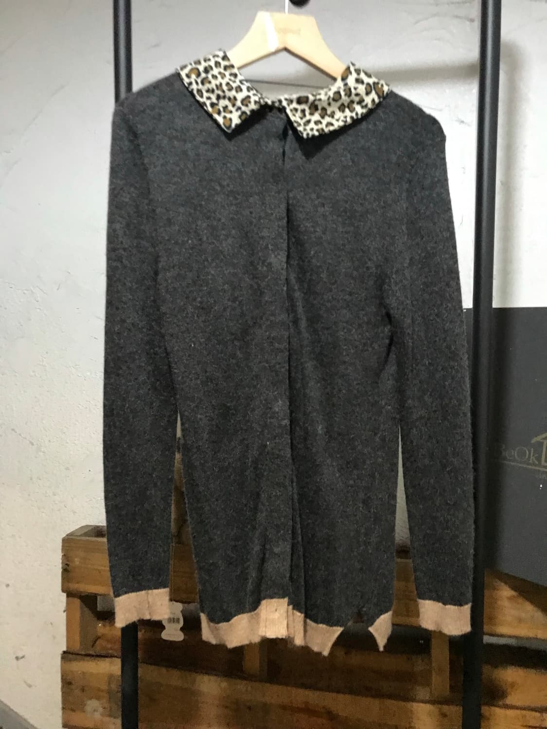 Leopard collar cardigan 상품이미지1
