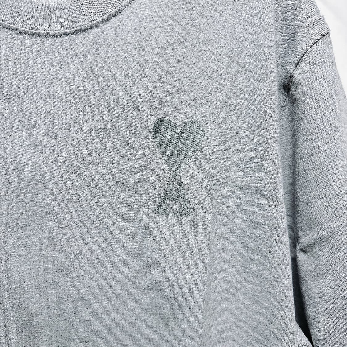 AMI 아미 남성 그레이 톤온톤 하트 로고  상품이미지2