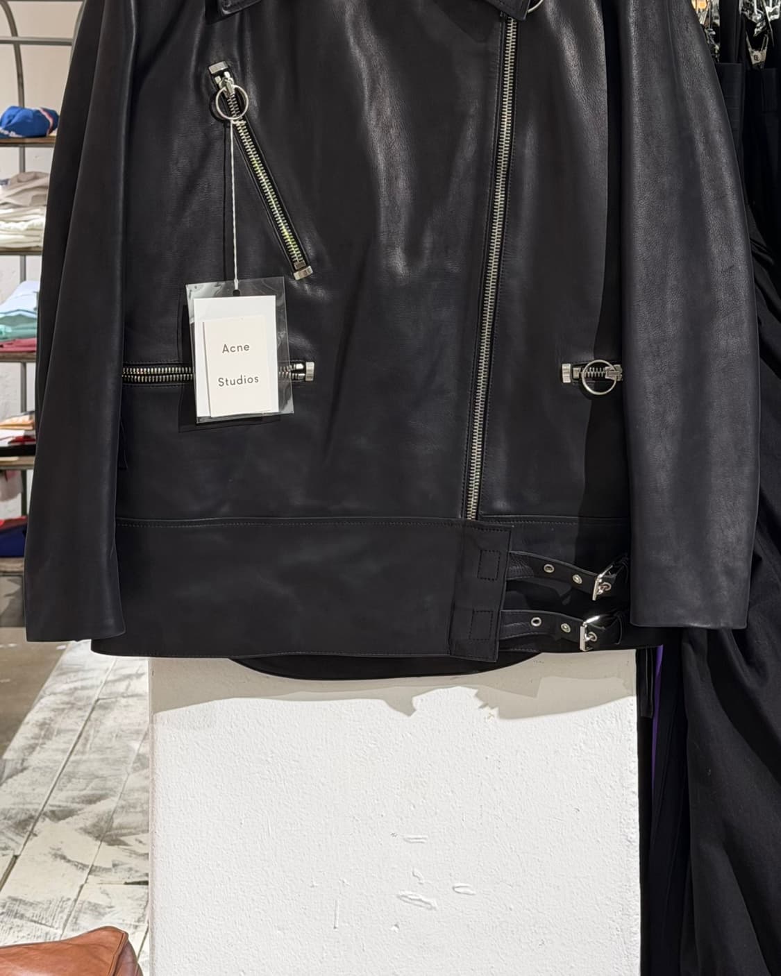 아크네 스튜디오 블랙 칼스킨 레더 바이커 자켓 상품이미지5