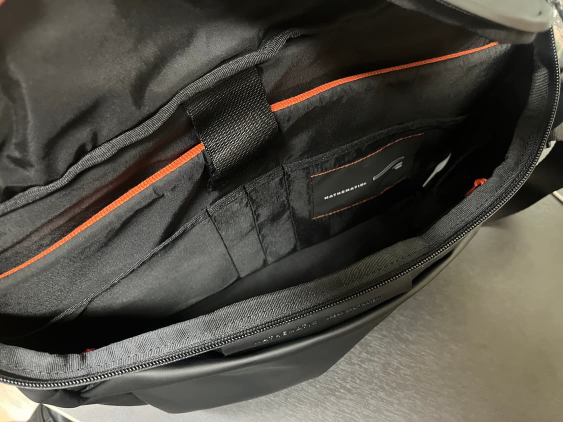 마테마틱 메신저백 팝니다 상품이미지2